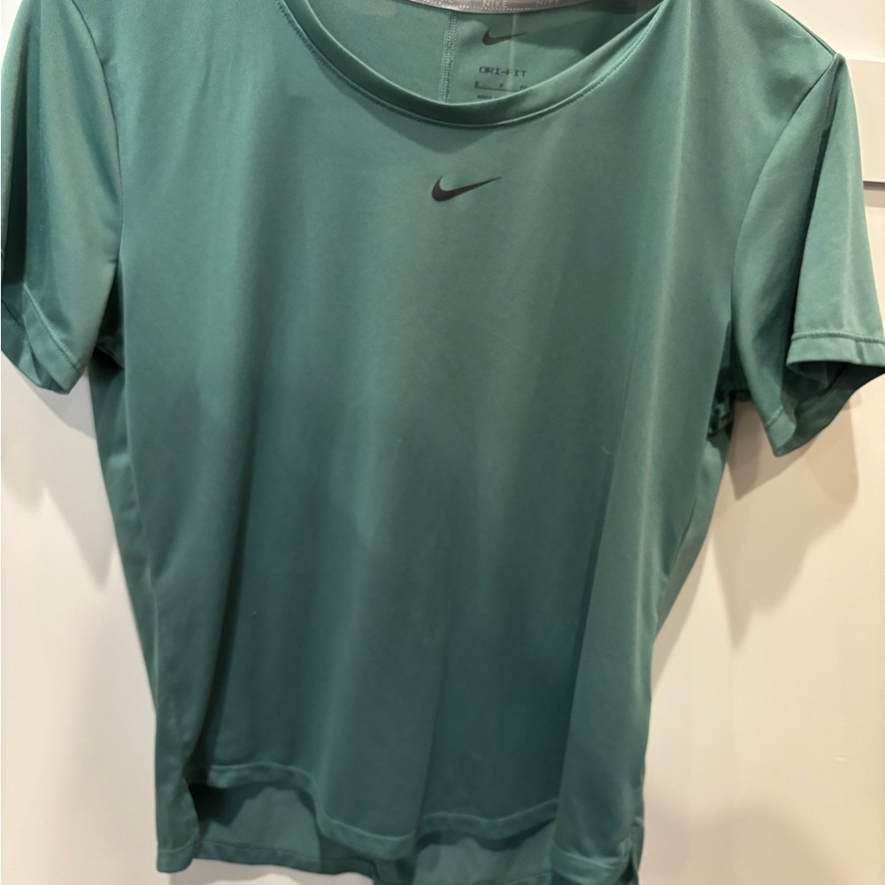 Nike Women's Teal Short Sleeve Tee